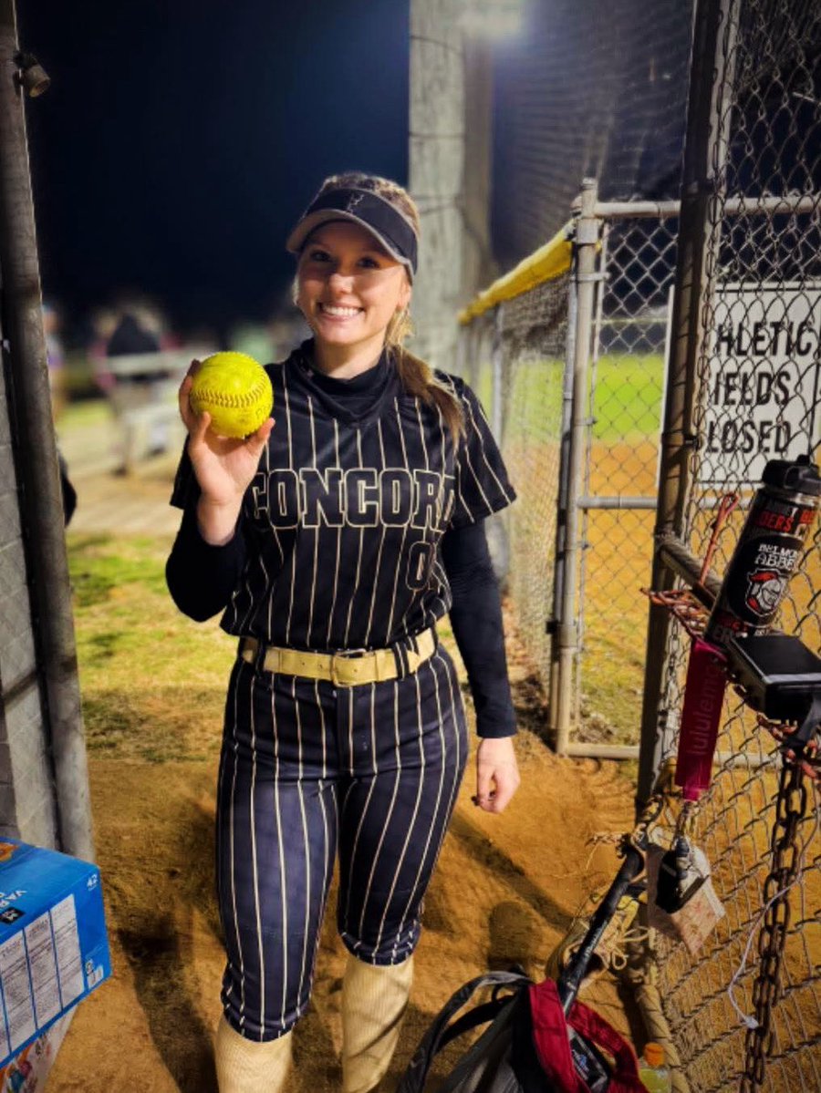 FC_Hooks's tweet image. B🧨G Shoutout to Alexa Hooks (2027) Belmont Abbey commit with a High School season opener missile. We never underestimate these Firecrackers! 💪 @Firecrackersinc 

Keep digging 🧨🥎💪

#fcculture #FCSTRONG #firecrackersoftball #athletelife