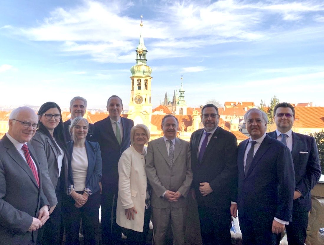 Embajada de Chile en Chequia -Velvyslanectví Chile tweet media