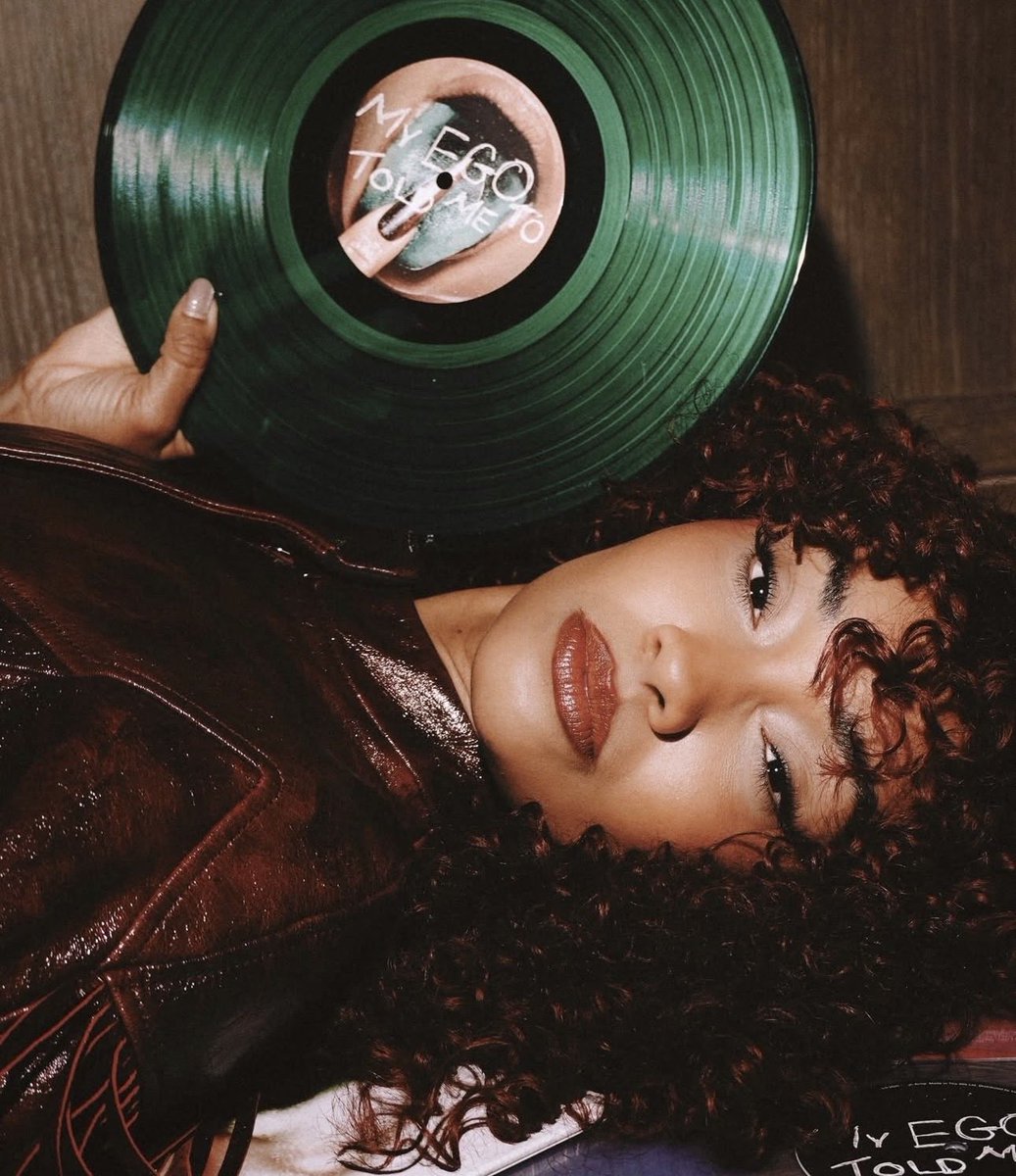 dlovesleighanne's tweet photo. Warner Records biggest fumble. https://t.co/egfJtawtOZ
