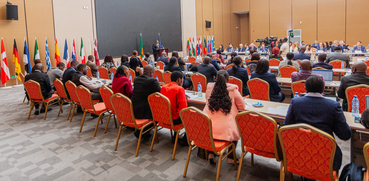 EUinZambia's tweet photo. TeamEurope has concluded the Partnership Dialogue with 🇿🇲– high on the agenda: global trends, good governance, elections, human rights, climate, trade, business environment. Reaffirming a partnership that delivers jobs, skills & opportunity. #GlobalGateway #PartnersInChange https://t.co/iLOf8tIU9J
