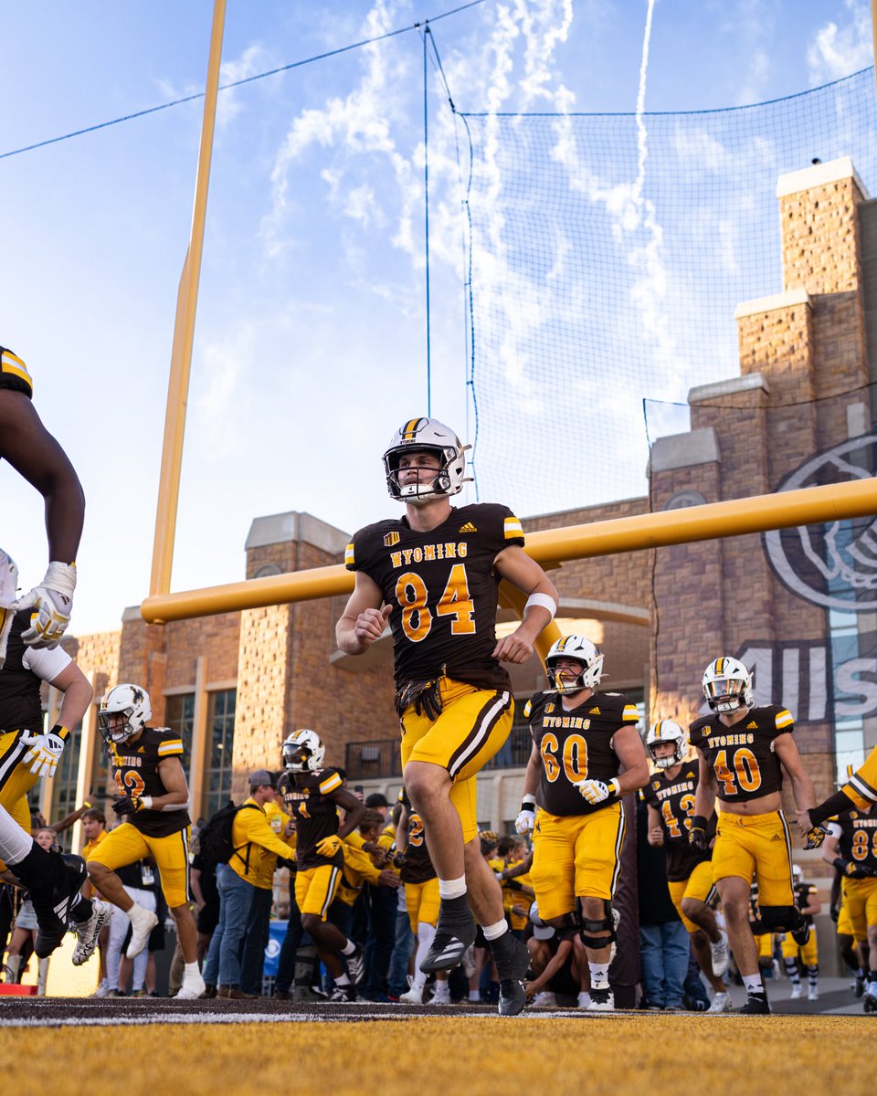 Wyoming Cowboy Football tweet media