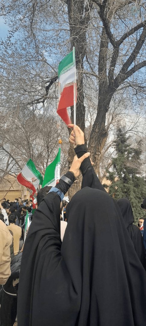 ایستاده بر فراز قله ها، جانم فدایت ایران عزیز
#سلطنت_سیاه
#وحوش_پهلوی