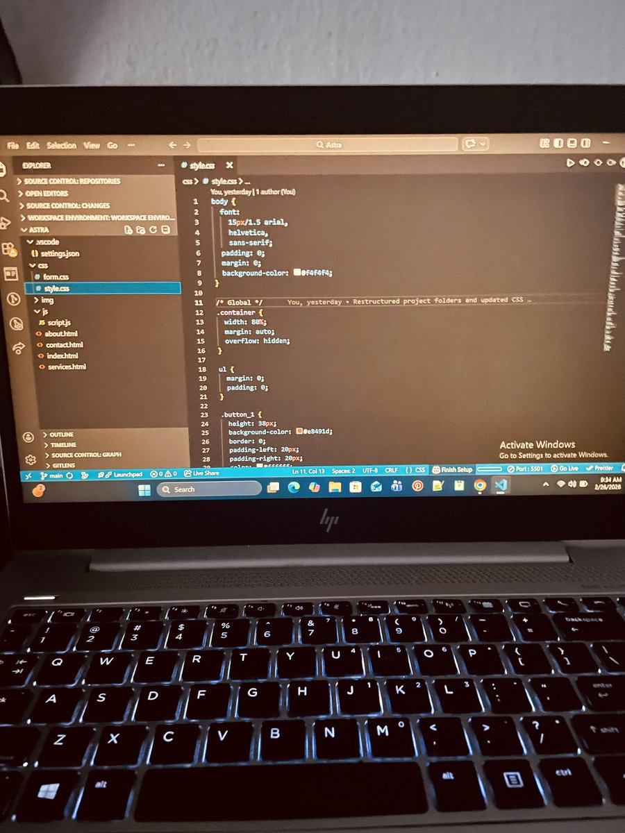 codeastra2025's tweet photo. Day 15/100 💻

CSS margins humbled me.
Shorthand padding saved me.
Content box clarified everything.

Frontend is less about colors…
More about control.

Still building. 🔥

#100DaysOfCode #CSS #FrontendDev #BuildInPublic #DevJourney #WomenInTech https://t.co/NgQ15QeGcp
