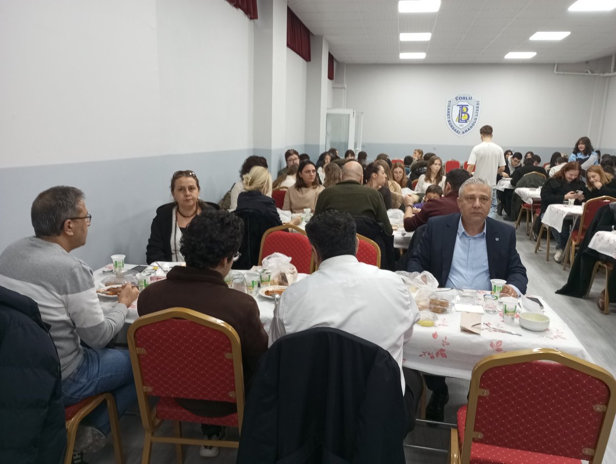 CorluBorsas's tweet photo. "Maarifin Kalbinde Ramazan" etkinlikleri kapsamında okulumuzda gerçekleştirdiğimiz "İftar Yemeğimize" katılan tüm misafirlerimize ve öğrencilemize teşekkür ederiz. https://t.co/lBDB8rl6WW