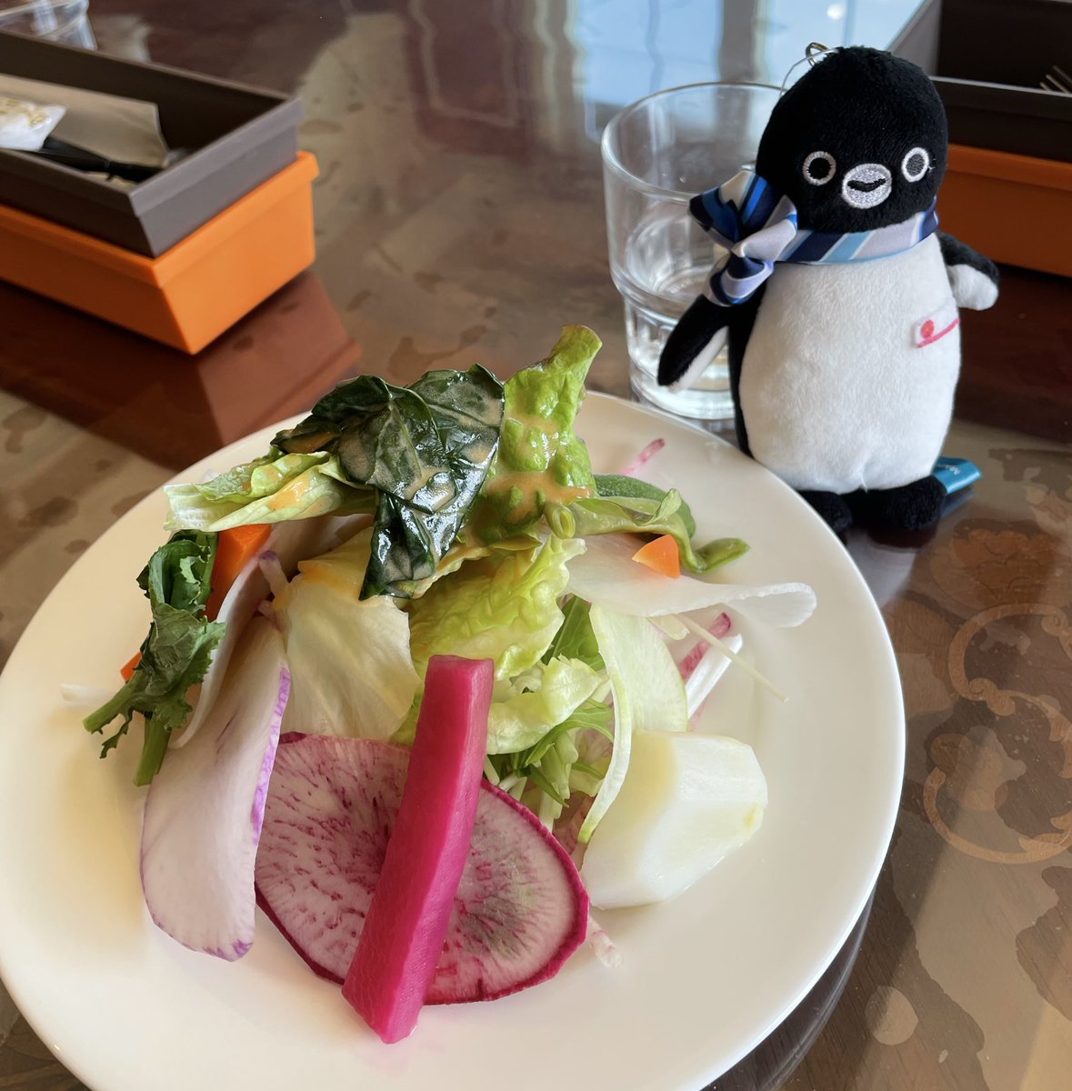 lanai6aya's tweet photo. 食いしん坊の主がサラダが
美味しいと聞いて行って来ました♪
ランチセットのサラダが色鮮やか🥗
デザートセットにしました
でもペロッと食べられますよ〜
*休みは不定期だそうです
#大曲 #大仙市 #TOMOcafe https://t.co/aqCOaBtDE0