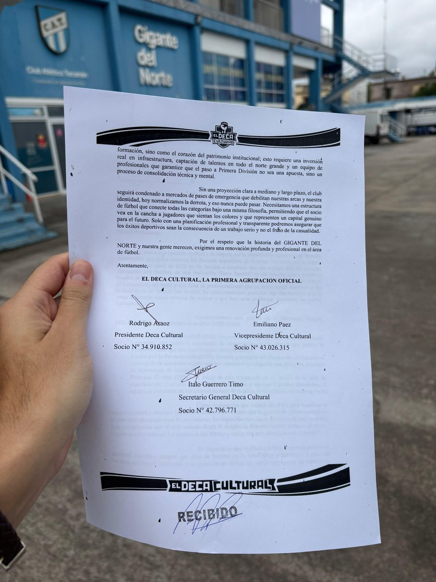 En el día de la fecha nos hicimos presentes en las instalaciones del Club Atlético Tucumán para presentar formalmente una nota en representación de nuestra agrupación Deca Cultural.

A través de este documento, expresamos nuestro profundo malestar por el presente deportivo