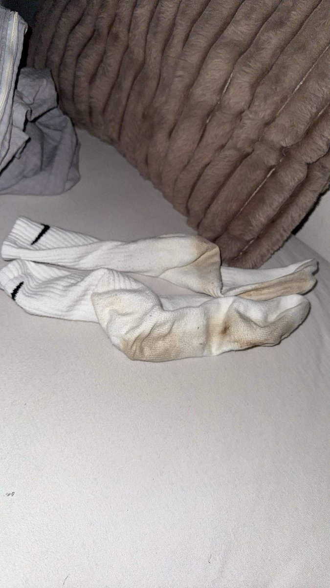 Lorenzloloo's tweet photo. Who wanna sniff this socks? 😈 #socks #feet #boysocks https://t.co/2pKG42cZlW