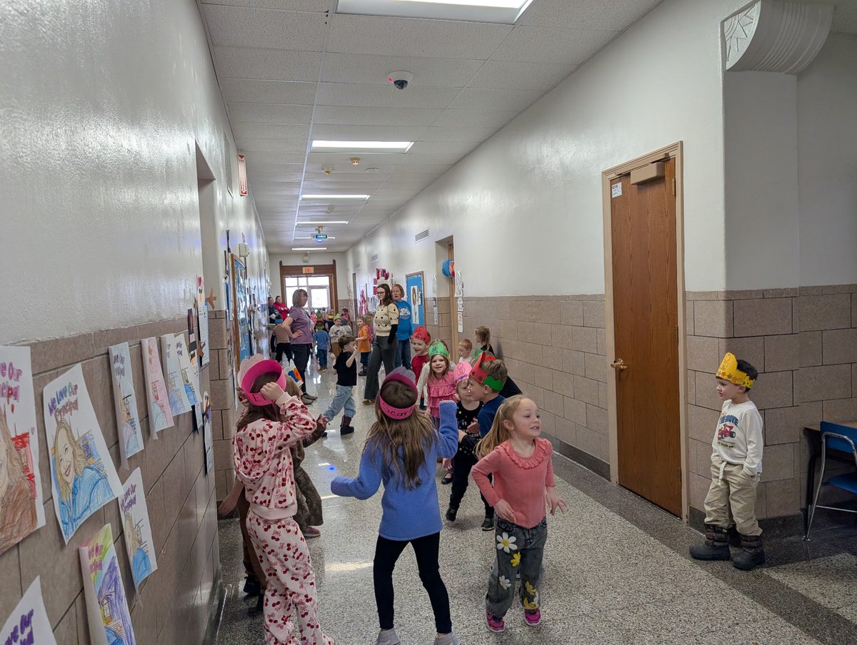 Megan Retchless tweet media