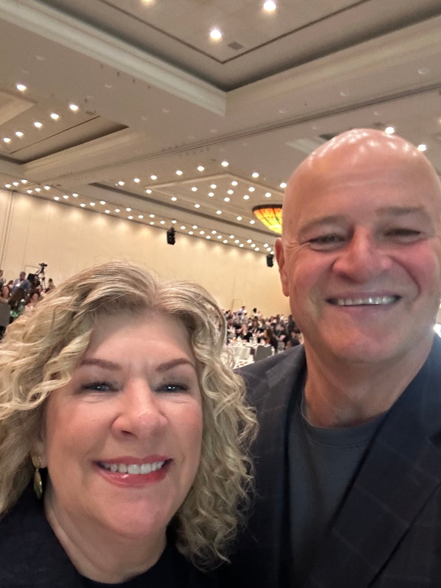 Mark Henry tweet media