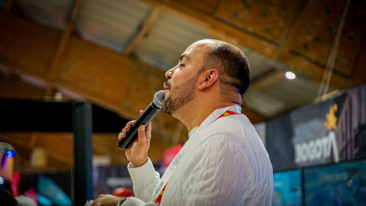 La innovación también cuenta historias de territorio🤖✨

Engativá llega a la #VitrinaANATO2026 con una experiencia interactiva que, a través de un diálogo entre periodismo e inteligencia artificial, presenta su oferta turística y cultural de forma creativa, cercana y memorable.