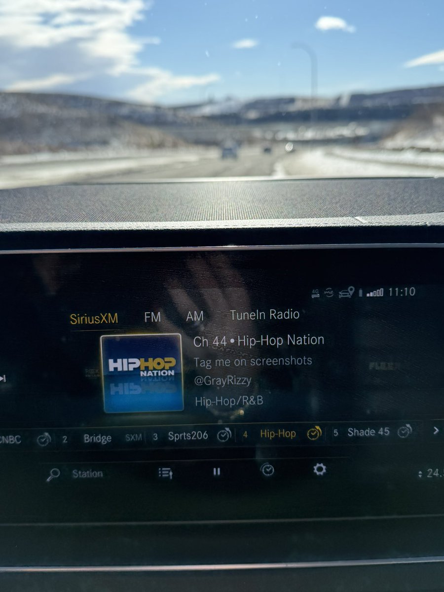 Bella Bee  tweet media