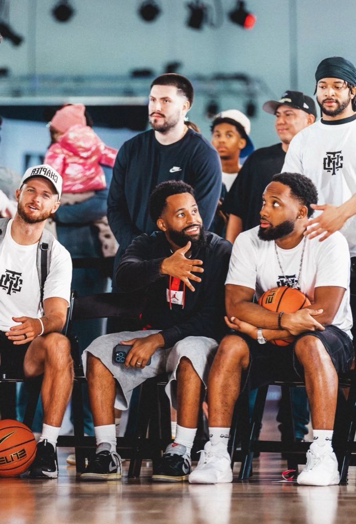 Bad_Vib333s's tweet image. Such a dope moment to be apart of #TNC #TheNextChapter #LATakeover