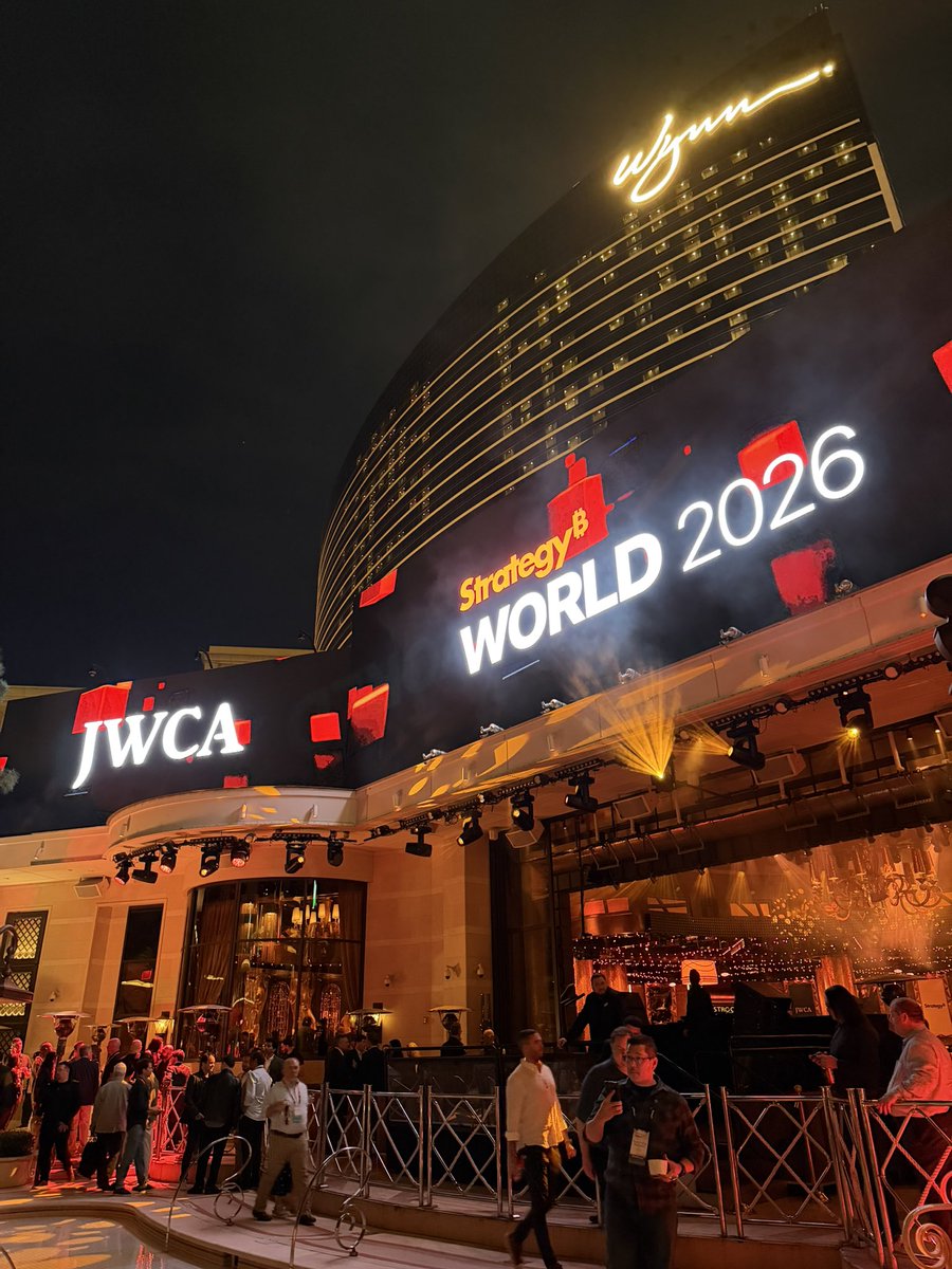 Strategy World was unlike anything I’ve experienced at a bitcoin event. 

TD. 
Citi. 
Morgan Stanley. 
Anchorage Digital.
Banks having real conversations about bitcoin-backed digital credit in a $300 trillion global credit market. 

And I noticed everyone kept saying the same