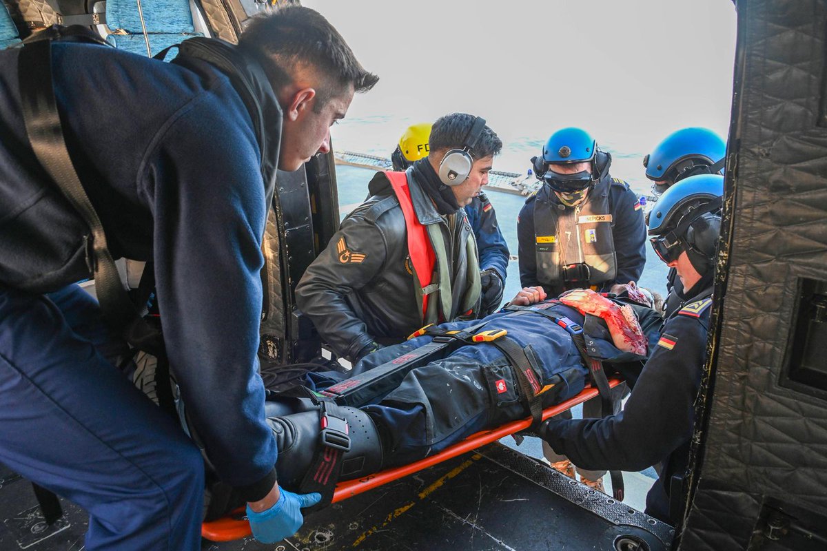 Türk Görev Grubu ve Alman fırkateyni yaralı tahliye eğitimi yaptı. 

🇹🇷 TCG Anadolu, TCG Derya, TCG İstanbul ve TCG Oruçreis'ten teşkil edilen Anadolu Türk Deniz Görev Kuvveti; Wilhelmshaven bölgesinde icra edilen Northern Quadriga-2026 Tatbikatı’na katıldı.

24 Şubat 2026