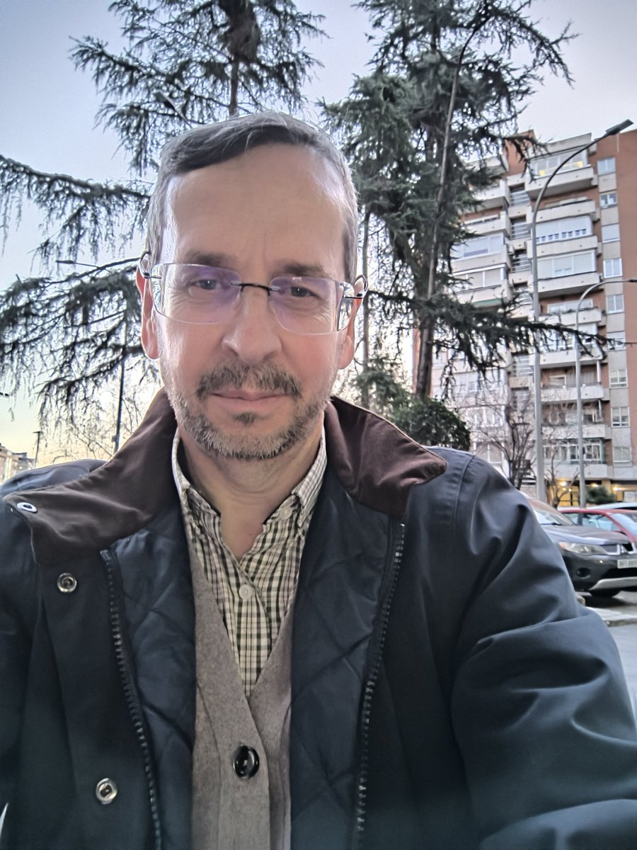 Muy feliz. La prueba ha salido bien. Piedad solo tiene enteritis radica, un efecto secundario de la radioterapia. Es muy molesto, pero no es grave. Gracias a todos los que me habéis transmitido afecto y apoyo.