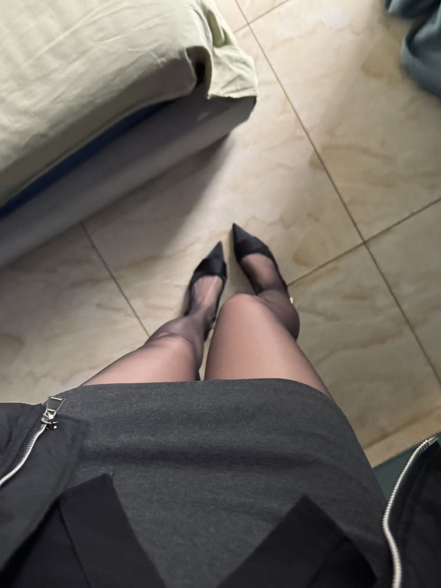 不用看我很大 tweet media