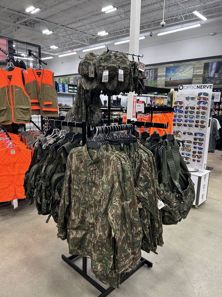 Sportsmans Warehouse tweet media