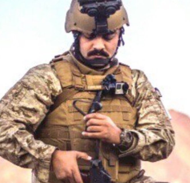 SOLDIER_966's tweet photo. استشهد مقبل غير مدبر ثابتاً في ميدان الشرف مدافعاً عن وطنه بكل بسالة دعس على رقاب وجماجم الحوثيين بشجاعة وألحق بهم خسائر كبيرة مقدماً روحه فداءً للوطن
 رحم الله شهيد الوطن 🇸🇦 https://t.co/q7TZOXB9LB