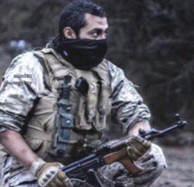 SOLDIER_966's tweet photo. استشهد مقبل غير مدبر ثابتاً في ميدان الشرف مدافعاً عن وطنه بكل بسالة دعس على رقاب وجماجم الحوثيين بشجاعة وألحق بهم خسائر كبيرة مقدماً روحه فداءً للوطن
 رحم الله شهيد الوطن 🇸🇦 https://t.co/q7TZOXB9LB