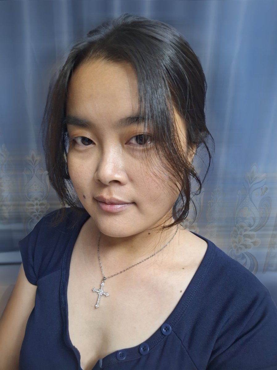 tryphenale's tweet photo. bangs are very important for my chubby face 🤣

#selfie #vietnamese #simplelife https://t.co/2bUc7dvhSm
