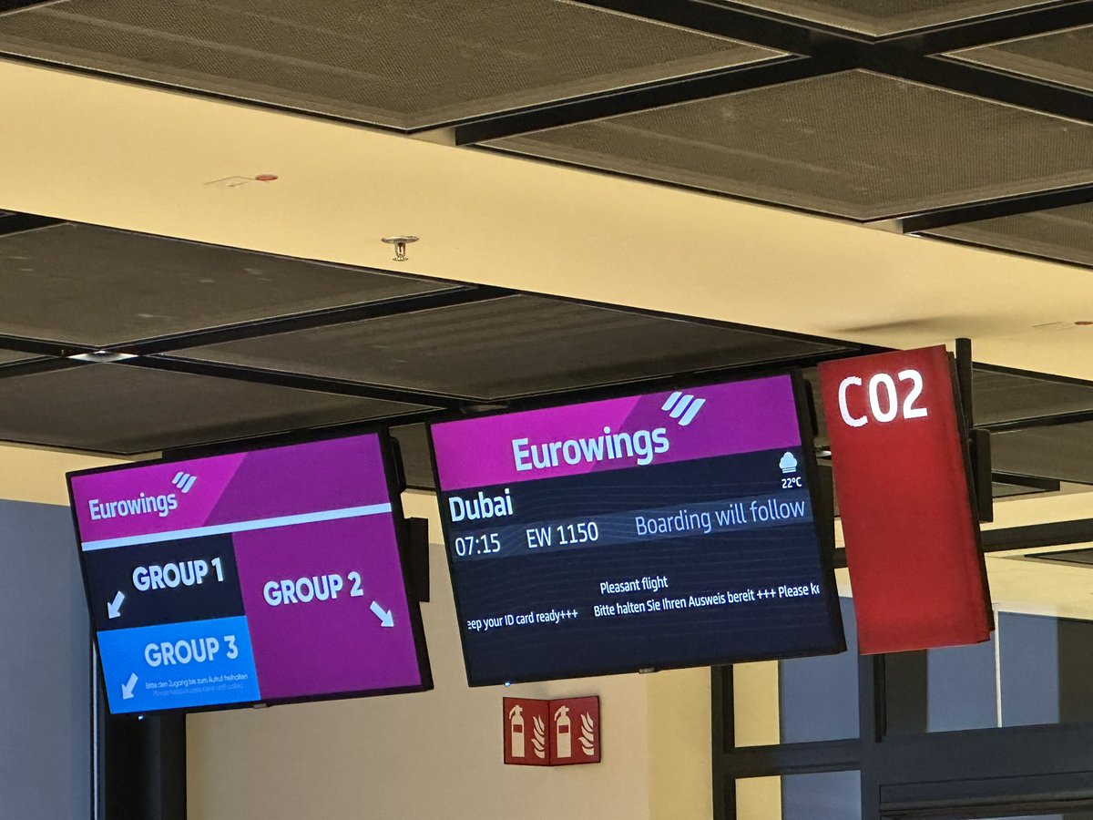 TodaysFlight's tweet photo. 10 rows of #BIZclass on today’s Eurowings #A320neo service from #BER to #DXB, including all 8 so called premium BIZ seats occupied.
It seems people are tired of cold European winter and longing for some warm Dubai weather. #EW1150 #Eurowings #Dubai #avgeek https://t.co/Y6034xopGT