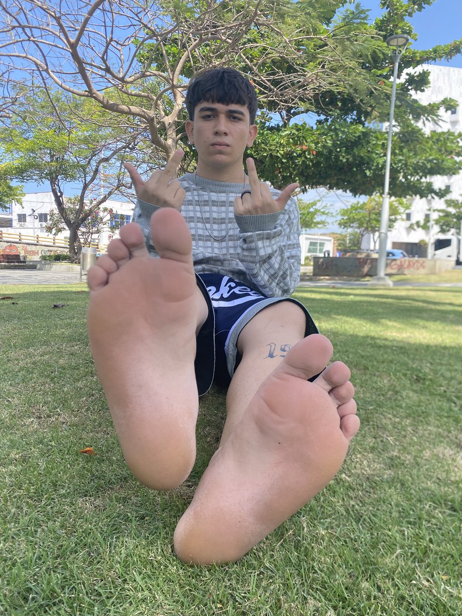 Your only purpose is to serve me with your money is the only way you can call my antecion, useless scum 🫵🤣

#Findom #cashmaster #paypig #drainge #ATM