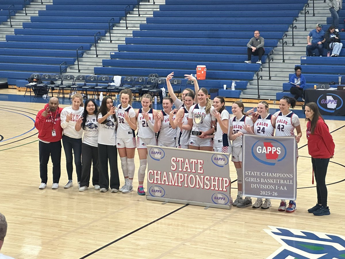 alexgonda12's tweet photo. STATE CHAMPS!!!
Thank you coach @paulbel72581242 for always pushing me to do my best and making me better everyday. Thank you to my teammates for supporting me everyday. I’m so grateful for this season and I love this team.❤️ https://t.co/2QBKPXLsTr