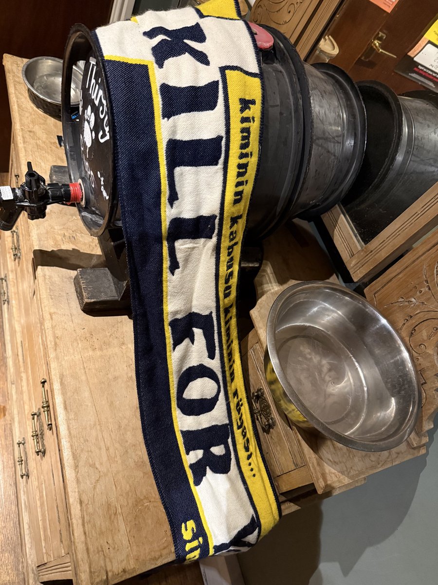 From Istanbul to Nottingham fenerbaçhe fans have been superb understand why no photos but thanks for the scarf swap #NFFC #Fenerbahçe #K4U #ULTRAS