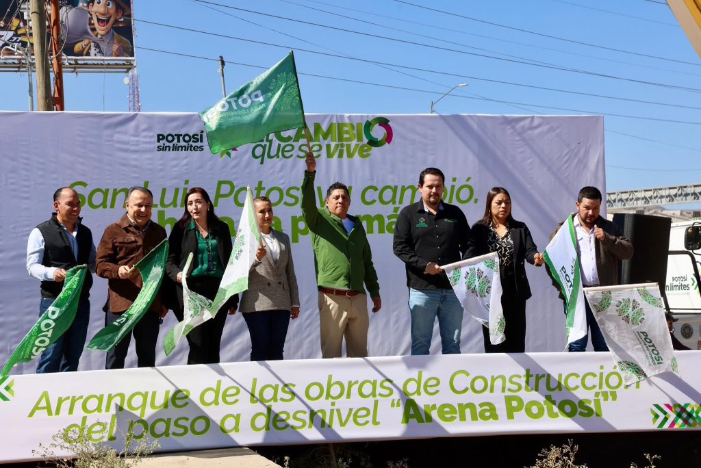 RGC_Mx's tweet photo. ¡El cambio no se va hasta dejar a San Luis Potosí como nuevo! 💚

Hoy arrancamos el paso a desnivel en la Arena Potosí, una obra que va a mejorar la movilidad de nuestra capital y que demuestra que, después de más de 30 años de una herencia maldita que dejó al estado detenido, hoy las obras sí se ven y sí se sienten.

Aquí venimos a trabajar y a cumplirle a la gente. 💪🏻🛣️

#ElCambioQueSeVive #PotosiSinLimites #SLP #arenapotosi