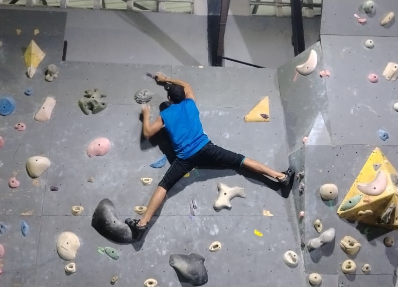 llaneroskky's tweet photo. Seguimos!!
#Bloquesitos #Boulder
Box de escalada ECED en Valencia, Carabobo.
#EscalandoAndo #Bloques #Boulder #Escalada #Visitors #TrainningTime https://t.co/f5PoAvhvzA