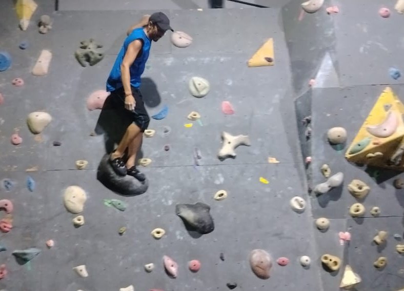 llaneroskky's tweet photo. Seguimos!!
#Bloquesitos #Boulder
Box de escalada ECED en Valencia, Carabobo.
#EscalandoAndo #Bloques #Boulder #Escalada #Visitors #TrainningTime https://t.co/f5PoAvhvzA