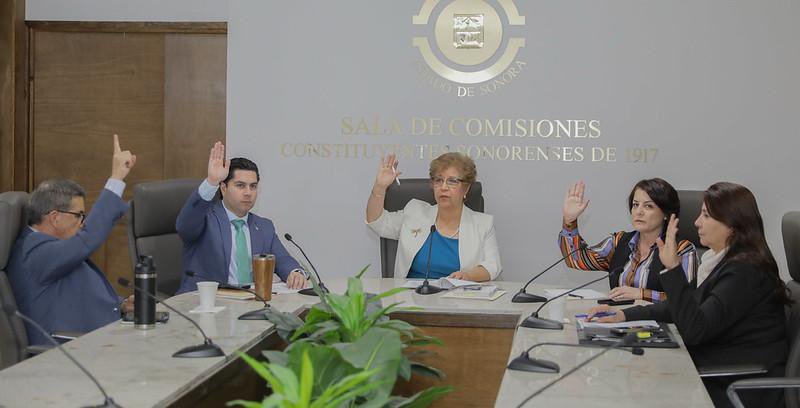 Sesionamos en la Comisión de Presupuestos y Asuntos Municipales donde analizamos solicitudes de modificación a las Leyes de Ingresos de los ayuntamientos de Bacoachi y Huachinera para el ejercicio fiscal 2025 aplicables al año 2026 con el objetivo de fortalecer sus finanzas 🏛️✅
