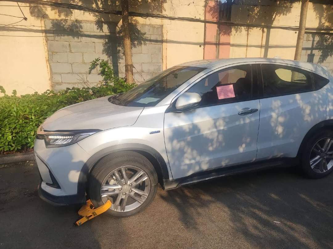 A person tweet media