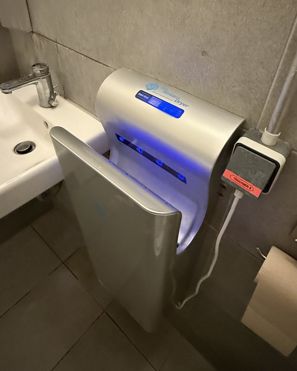 Tariq Khan tweet media