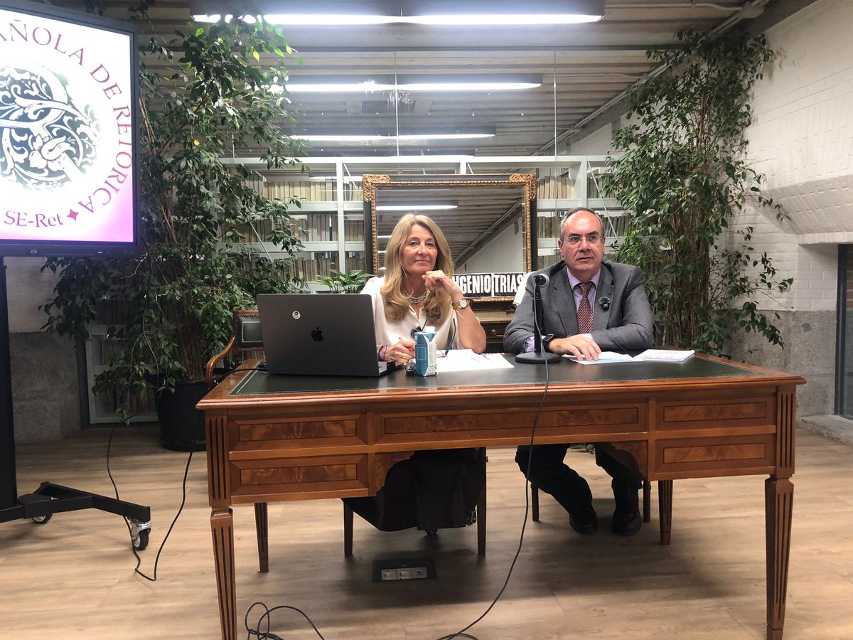SE_Rhet's tweet photo. Compartimos algunas imágenes de la conferencia del pasado martes, a cargo de la profesora Susana Hernández https://t.co/SDndMKvsXD