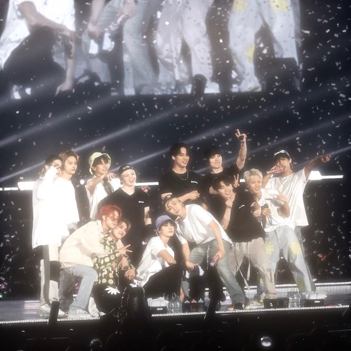 dinowoolvr's tweet photo. i love my thirteen so much 😭😭 https://t.co/C3yVJilAVE