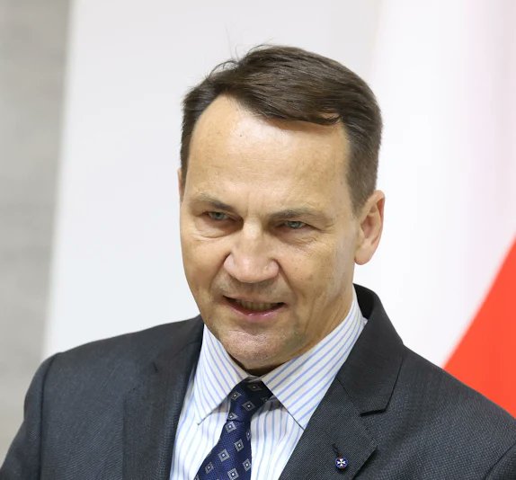 komentatorNaX's tweet image. Podobalo ci sie expose Radosława Sikorskiego ?

A) Tak
B) Nie

#ExposeMSZ