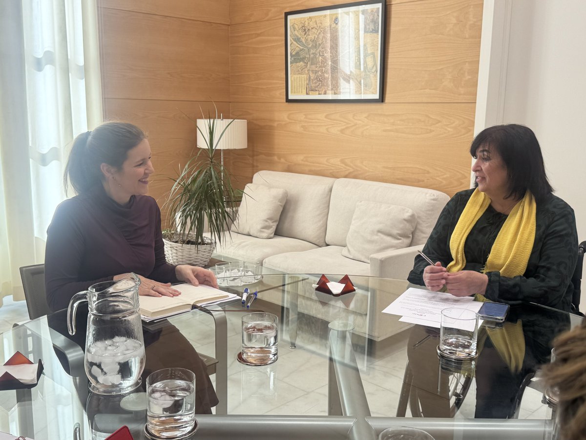 Ana Davila tweet media