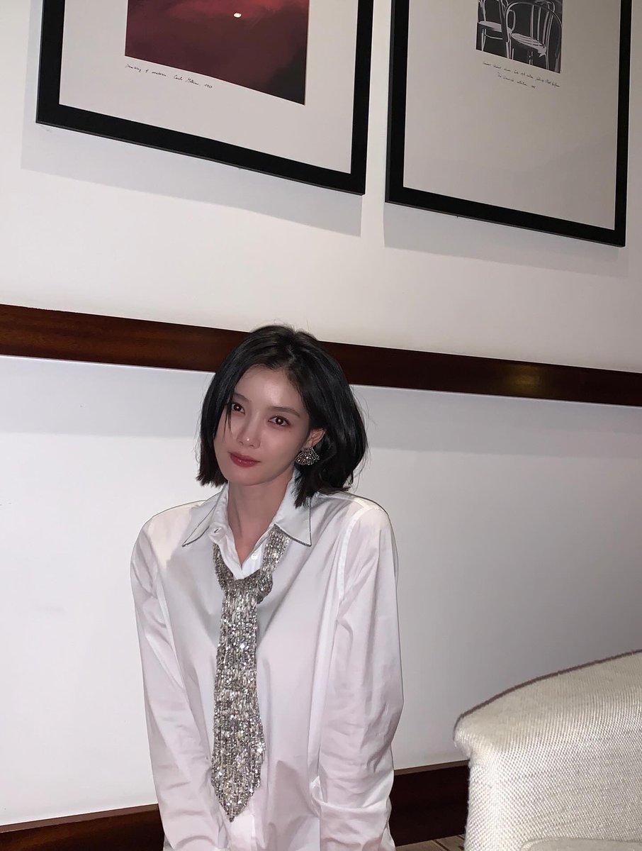 아니 불과 3년차이인데

아가🥟✨💕                 존나 어른 여자.

이게 진짜라고?