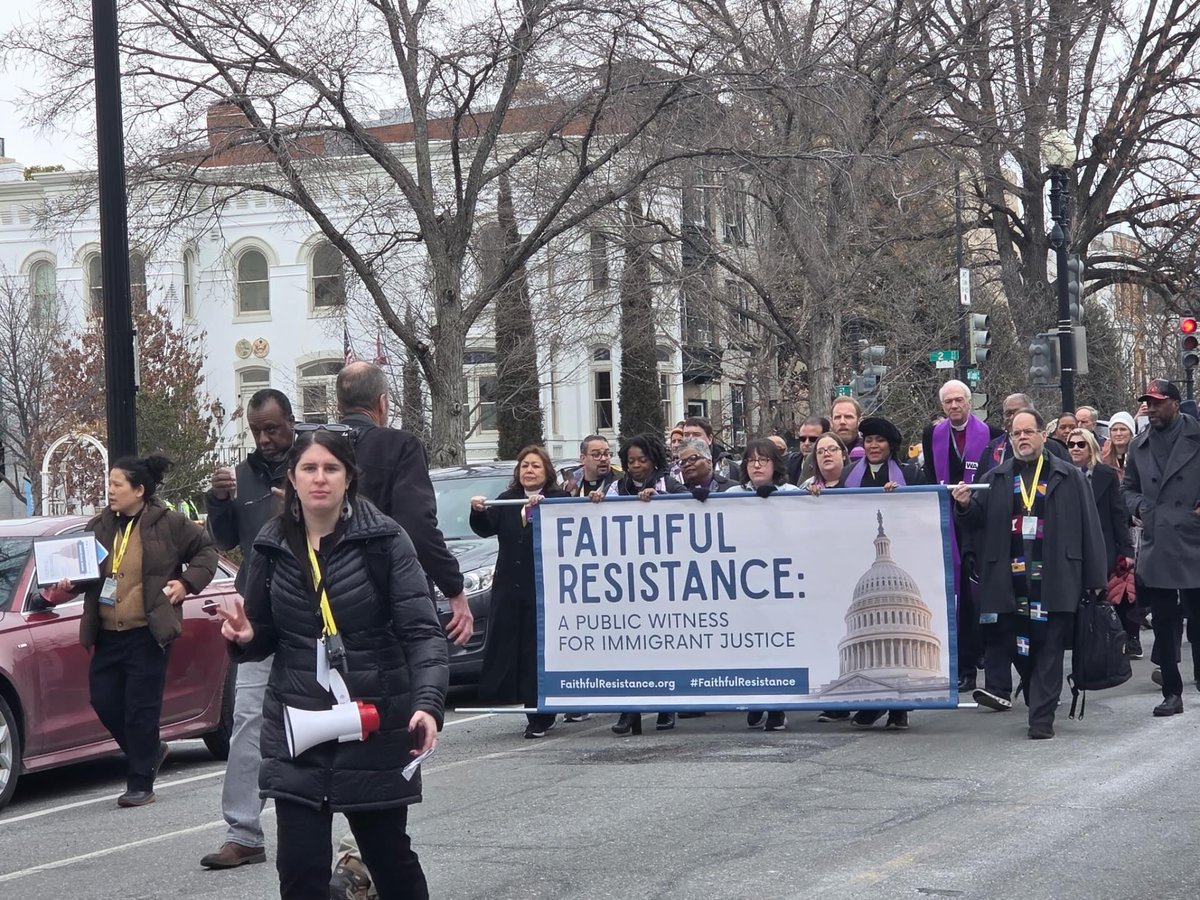 Colleen Moore tweet media