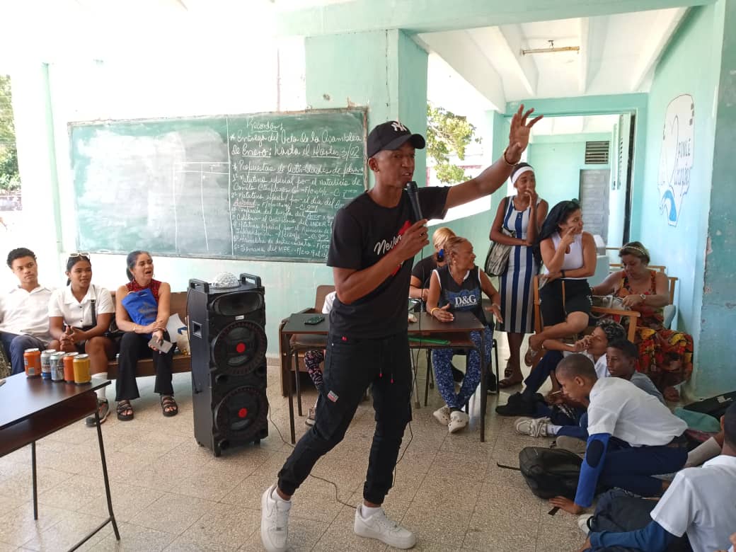 Espacio fijo: Lazo de amor en la S/B Hermanos Tudela del consejo popular Caribe, un evento que busca el aprendizaje y entretenimiento de cada educando.#Educación