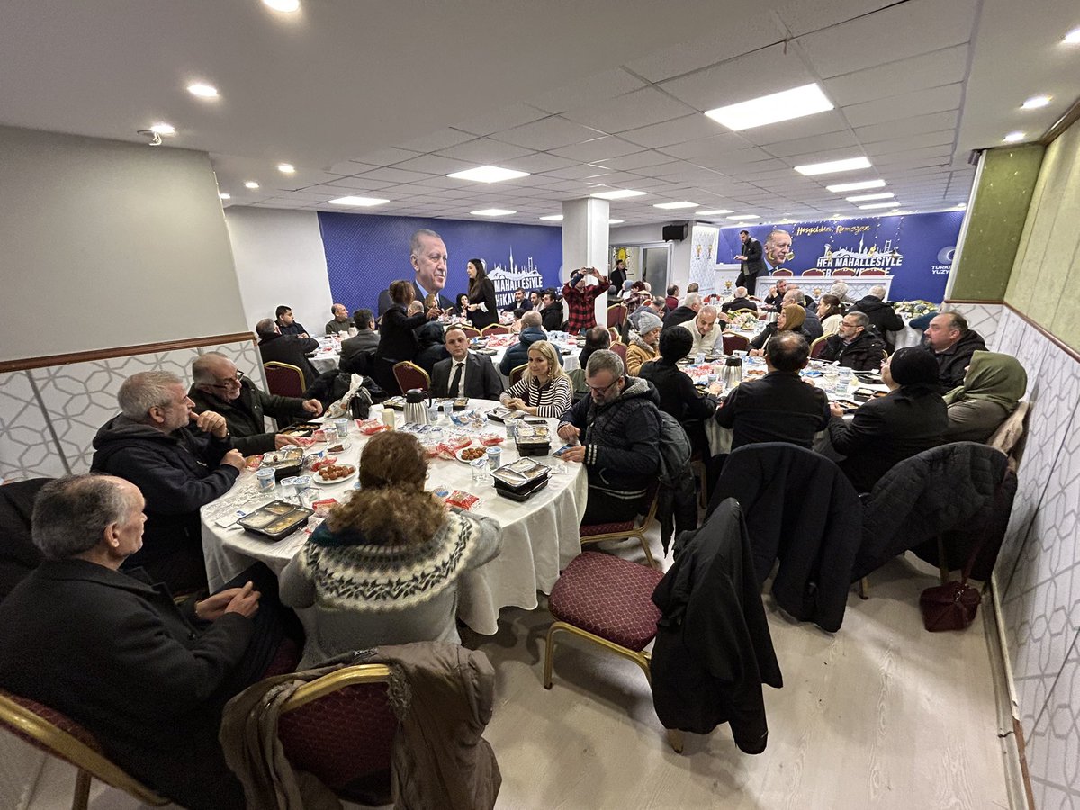 AkFeyzullah's tweet photo. İlçe Başkanlığımız tarafından düzenlenen iftar programına Feyzullah Mahallesi Teşkilatı olarak katılım sağladık. 🌙

Aynı sofrada buluşmanın, birlik ve beraberliğimizi pekiştirmenin huzurunu yaşadık.
Rabbim birliğimizi daim etsin

@Behadir 
@maltepeakparti 
#BirOlmakRuhumuzdaVar https://t.co/oeTySEMSnP