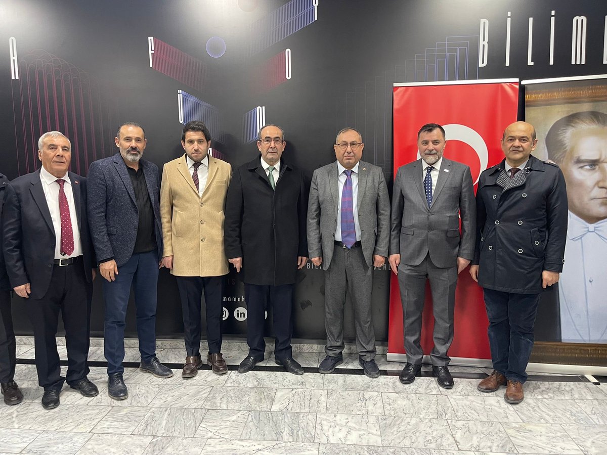 IttifakPartisi's tweet photo. TÜRKİYE İTTİFAKI PARTİSİ GENEL MERKEZ YÖNETİCİLERİ ÇORUMLU HEMŞEHRİLERİMİZLE İFTAR SOFRASINDA BULUŞTULAR..

Genel sekreterimiz Sayın Enver Türkoğlu,Genel Başkan yardımcılarımız Sayın Bünyamin Akgöz ve Bahattin Saraçoğlu, Çorumlular Fedarasyonu Mamak  Başkanı Sayın  Ercan AKSU’nun düzenlemiş olduğu iftar proğramında Çorumlu hemşehrilerimizle bir araya gelmişlerdir. 

Halkımızın içinde birliğimiz ve dirliğimiz için çalışmaya devam edeceğiz.