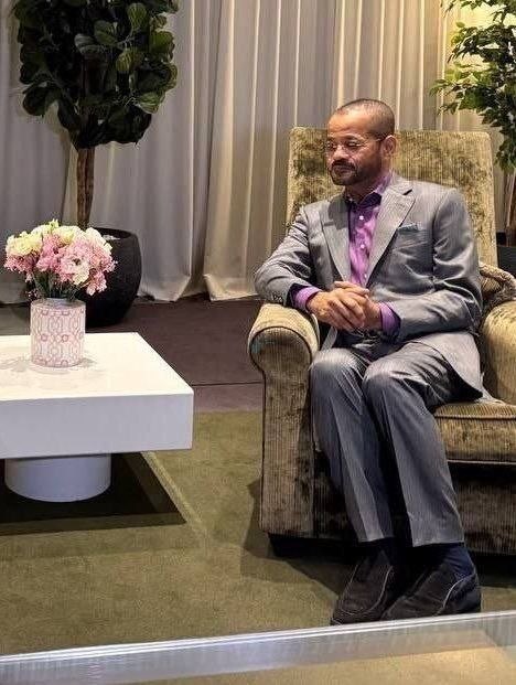 حُ،فَر tweet media