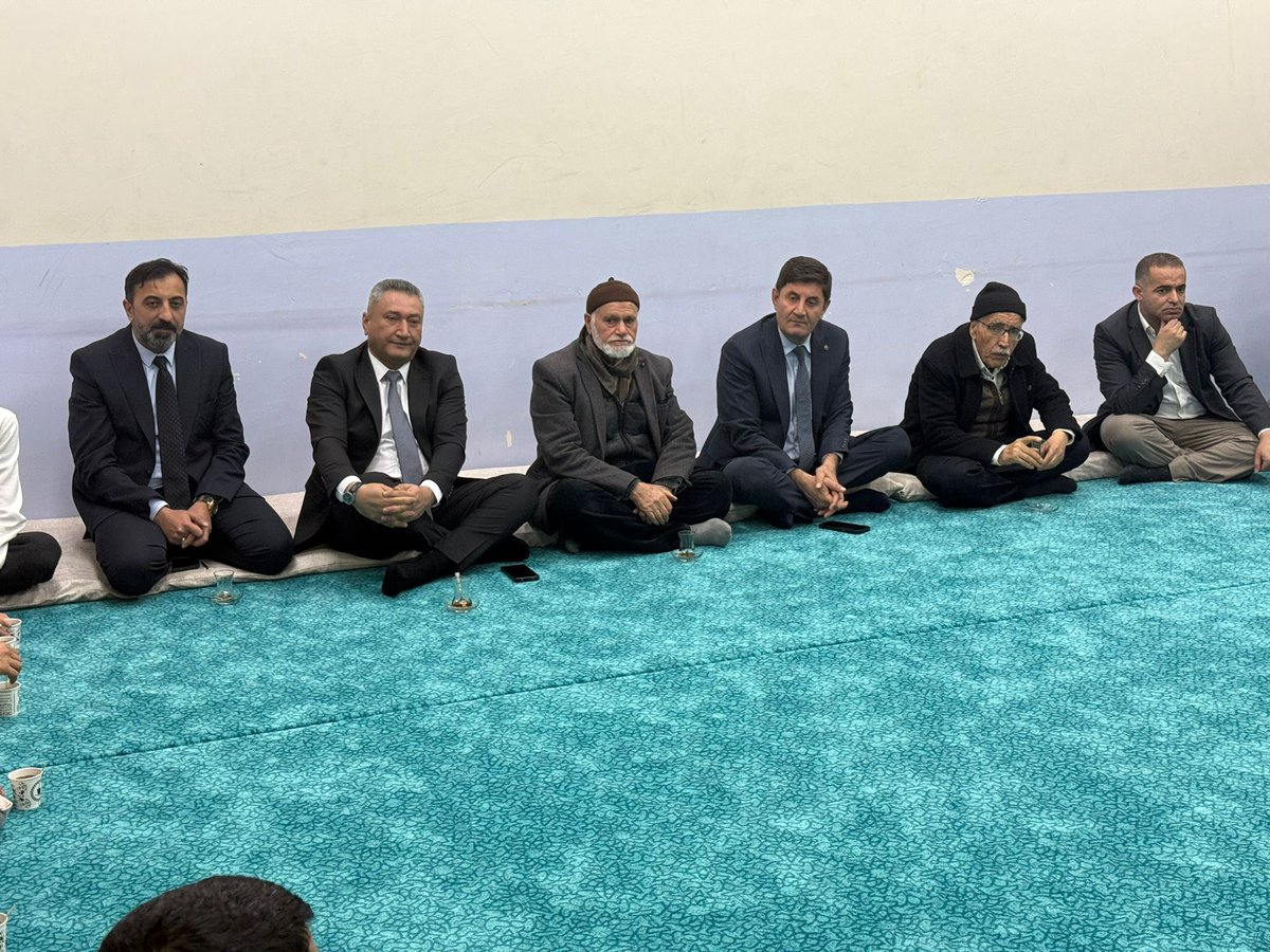 mazidagimem's tweet photo. İl Millî Eğitim Müdürümüz Sayın Ali Eyyüpkoca ve İlçe Millî Eğitim Müdürümüz Sayın Mehmet Şah Aydıner, Anadolu İmam Hatip Lisesi pansiyonunda kalan öğrencilerimiz ve velilerimizle samimi bir sohbet gerçekleştirdi. Kıymetli ziyaretlerinden dolayı Sayın İl Millî Eğitim Müdürümüze teşekkür ederiz.

@tcmeb 
@Yusuf__Tekin
@Mardin_Valiligi
@cftcblnt
@mazidagkaymakam 
@ali_eyyupkoca 
@aydiner_sah