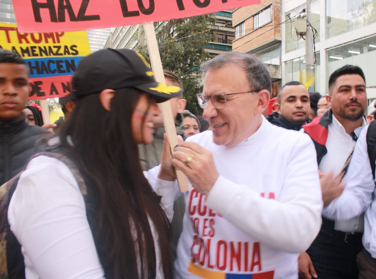 Me encontré con Roy Barreras hace días  y creo que  lo más sensato es apoyar a alguien con experiencia, capaz de sentarse a dialogar con todos los sectores. No estoy en contra de Iván Cepeda  pero reconozco que <a href="/RoyBarreras/">Roy Barreras</a> ha hecho un buen trabajo.