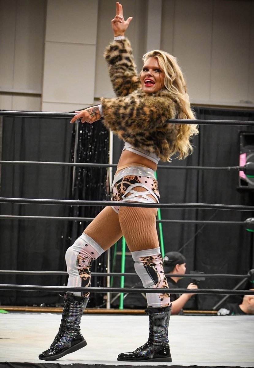 mika ♡ tweet media