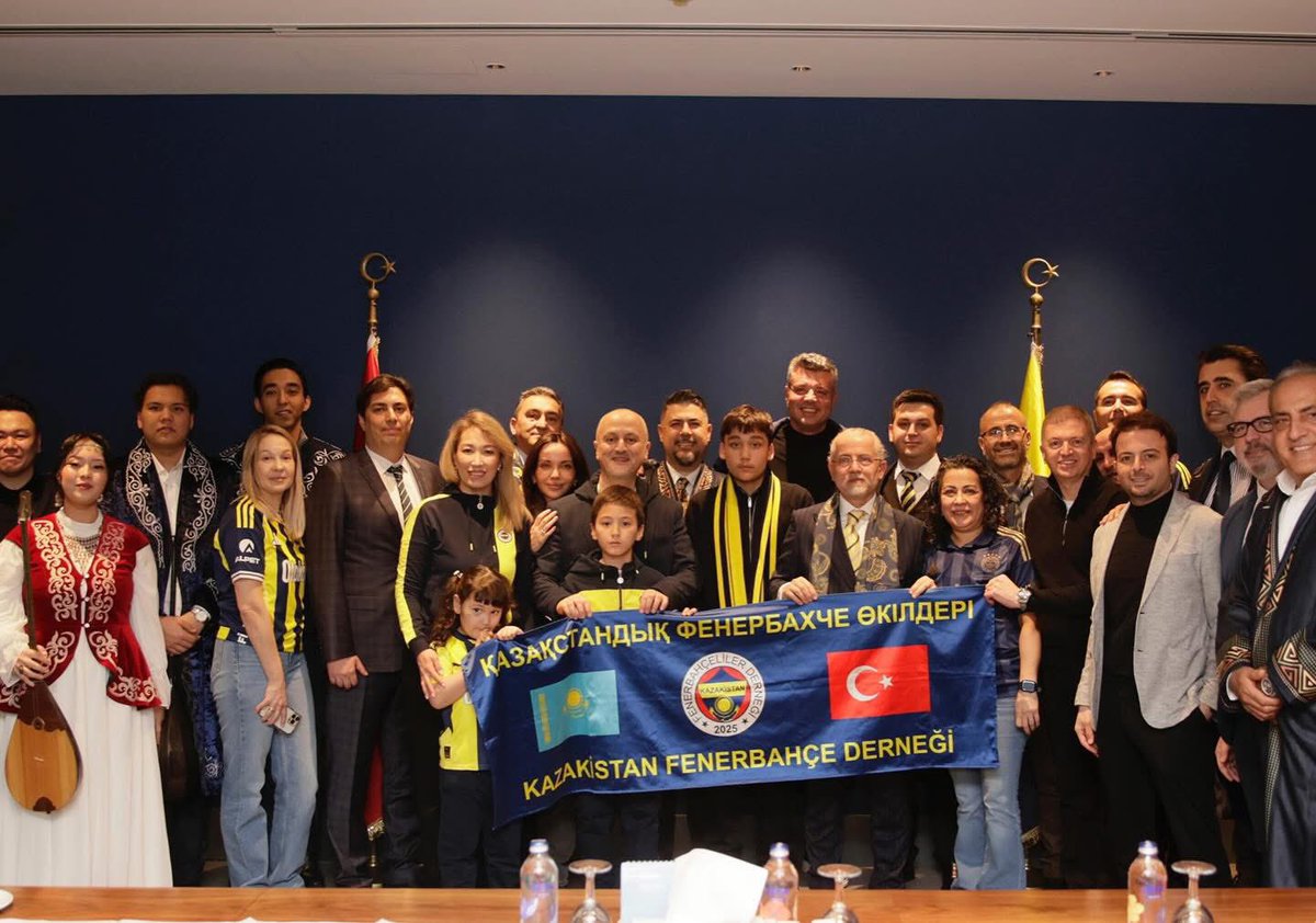 kazakder's tweet photo. Kazakistan Fenerbahçeliler Derneği ile Fenerbahçe Başkanı Sadettin Saran ve yönetimiyle bir araya geldik.

Türkiye-Kazakistan kardeşliğini sporla güçlendirecek projeleri görüştük.

Destek ve ev sahipliği için teşekkür ederiz. #Fenerbahçe #GencFenerbahceliler #Kazakhstan https://t.co/PNRmgUAyZv