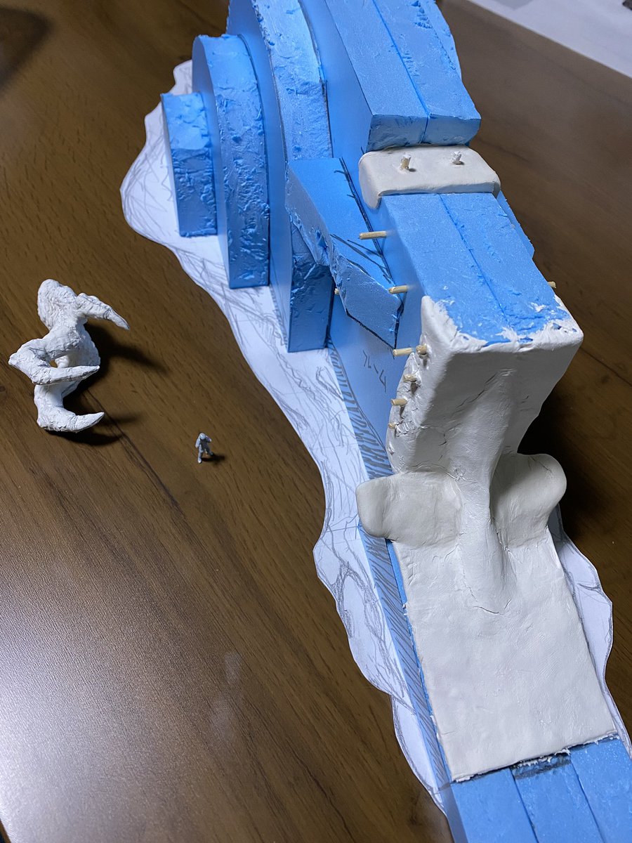 全然 作業がはかどりません 頭の中に設計図はあるのですが、初めて行う