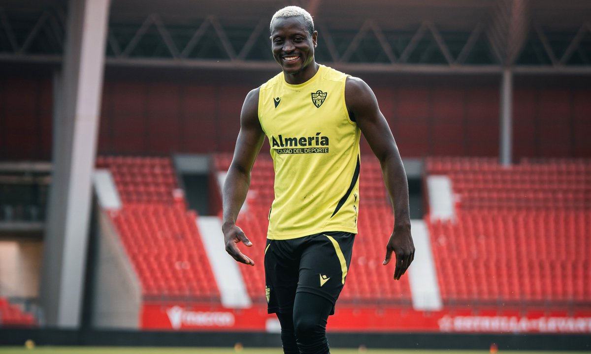 ndealmeria's tweet image. Lopy y Baba regresan a la convocatoria dlvr.it/TRB2rh #Lopy #Baba #Almería